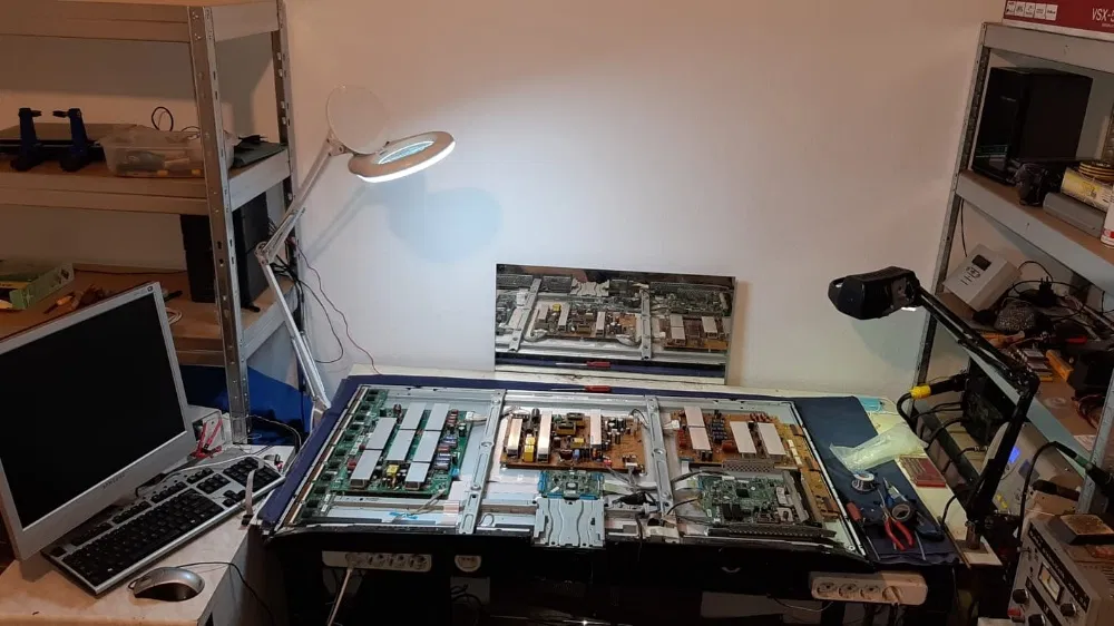 REPARATII TELEVIZOARE